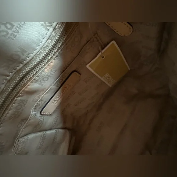 Michael Kors Jetset  Saffiano Leather Soft Satchel Purse Shoulder Handbag| NWT - Picture 11 of 14